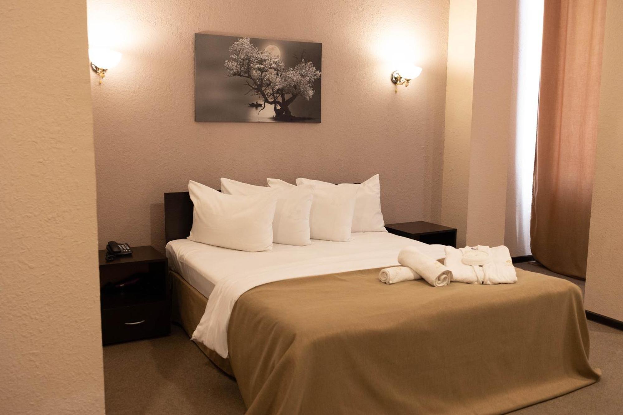 Richmind Hotel Vagharshapat ภายนอก รูปภาพ