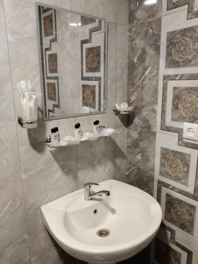 Richmind Hotel Vagharshapat ภายนอก รูปภาพ