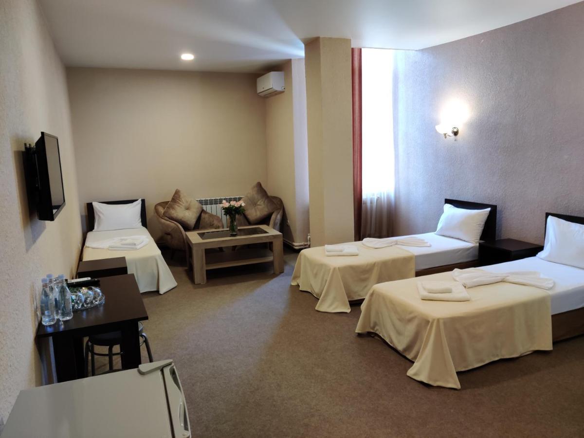Richmind Hotel Vagharshapat ภายนอก รูปภาพ